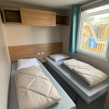 La 4 Etoiles A Emplacement F46 3ch 2sdb 8 Personnes *